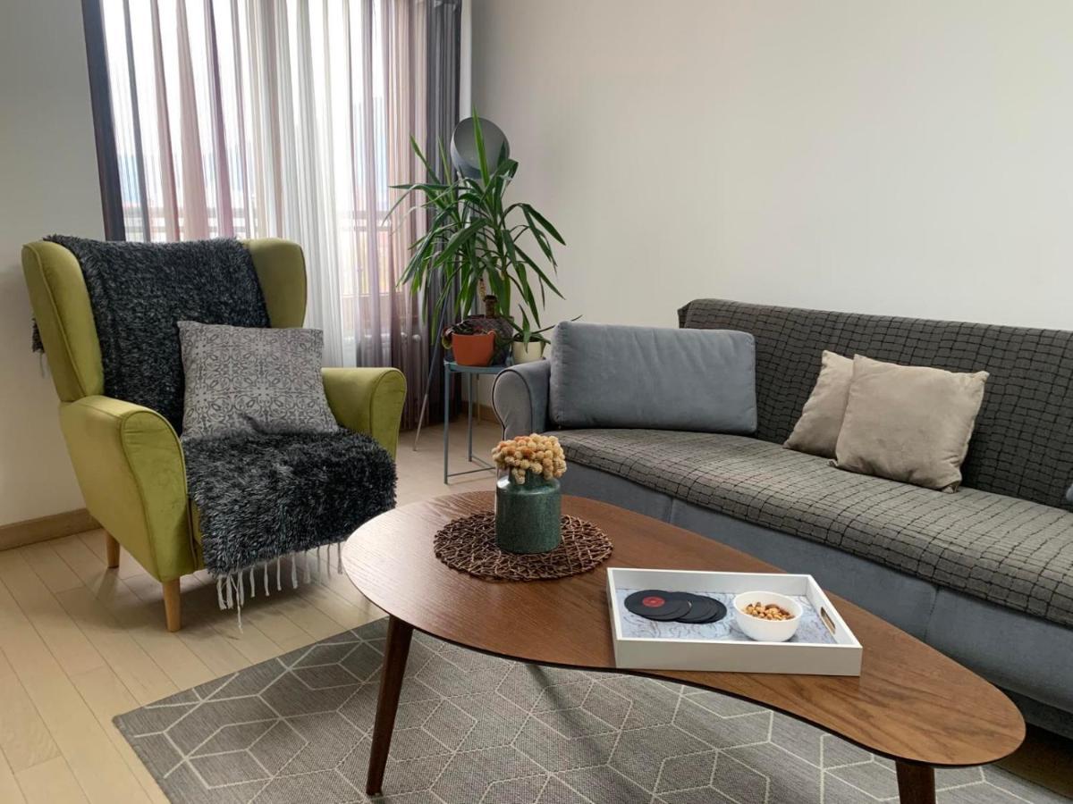 Modern Flatiron Apartment, Skopje Center ภายนอก รูปภาพ