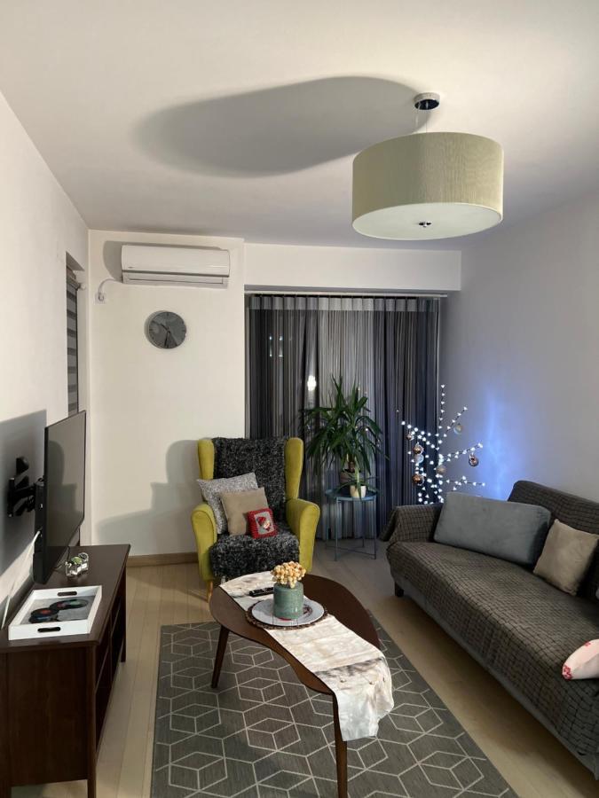 Modern Flatiron Apartment, Skopje Center ภายนอก รูปภาพ